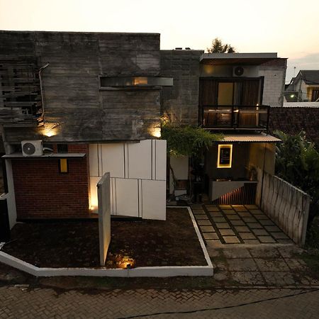 Happy House Bnb Bromo Backpacker Probolinggo Eksteriør billede