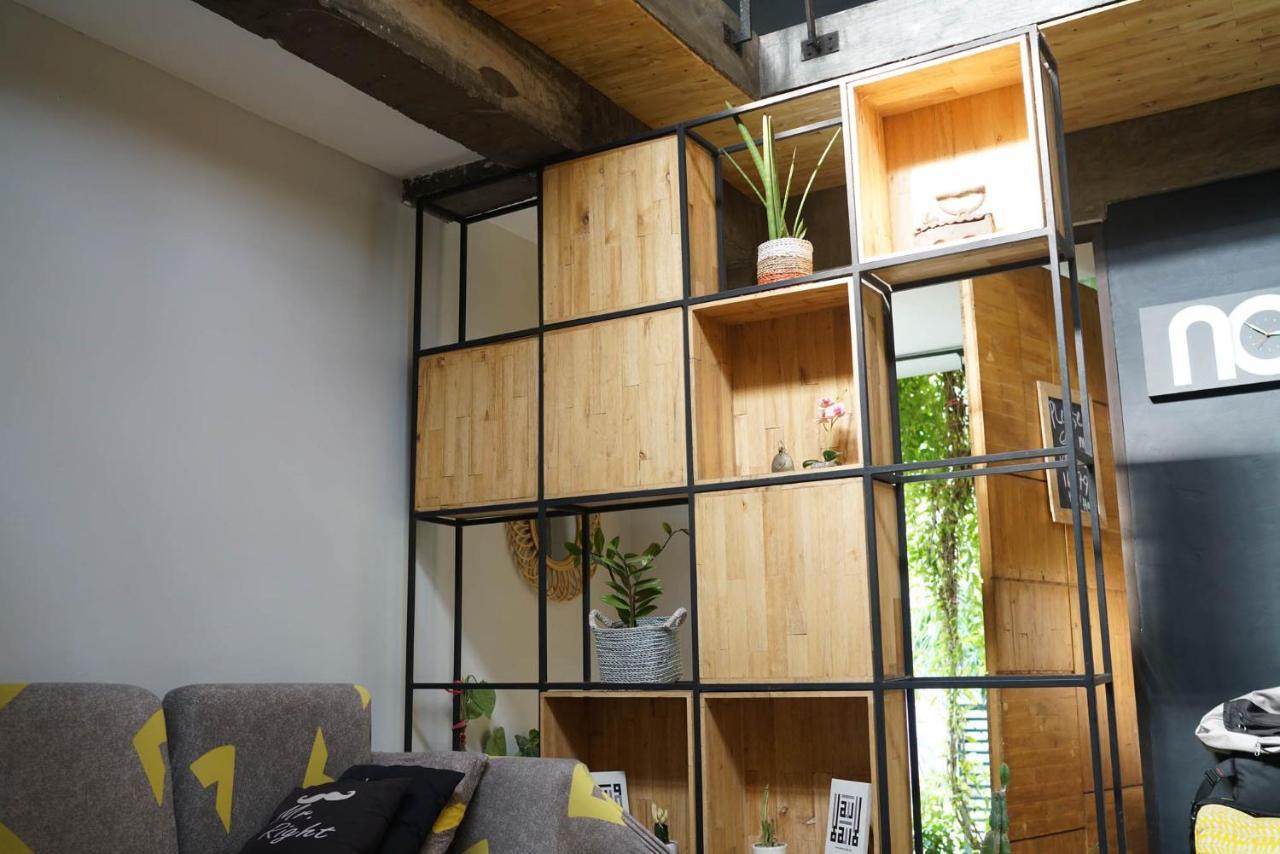 Happy House Bnb Bromo Backpacker Probolinggo Eksteriør billede