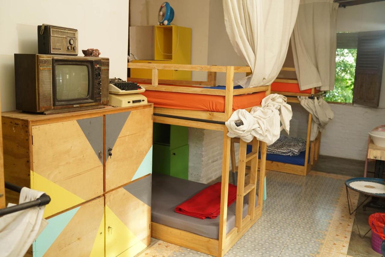 Happy House Bnb Bromo Backpacker Probolinggo Eksteriør billede
