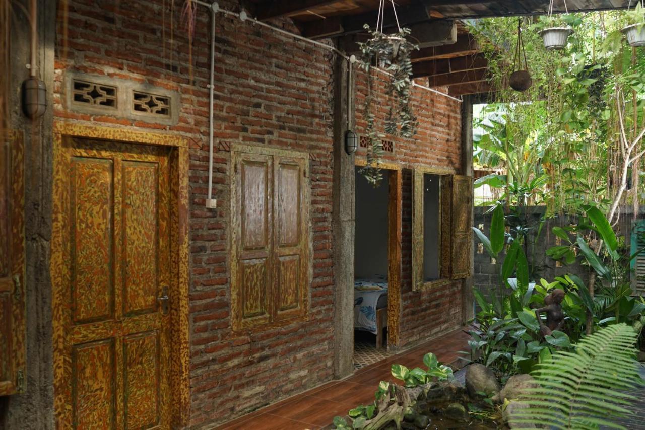 Happy House Bnb Bromo Backpacker Probolinggo Eksteriør billede