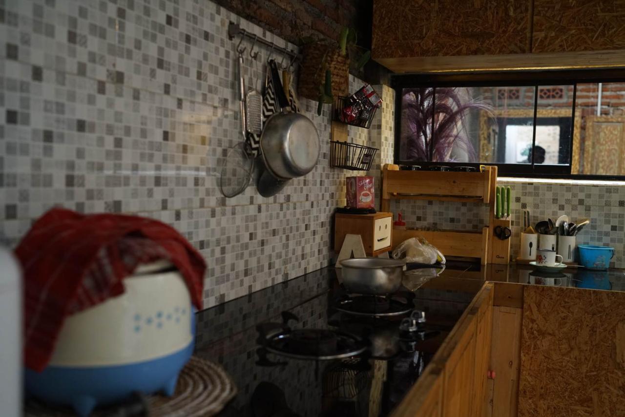 Happy House Bnb Bromo Backpacker Probolinggo Eksteriør billede