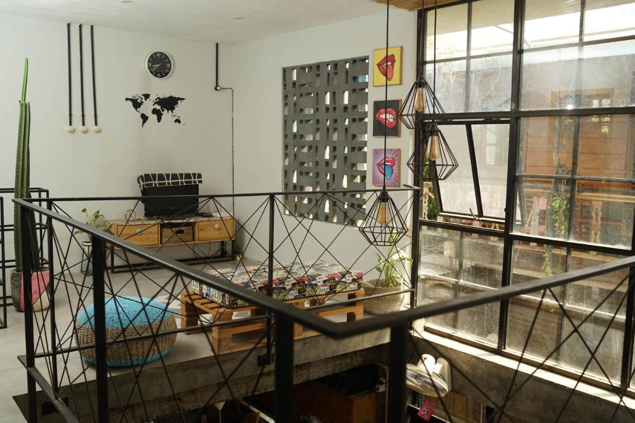 Happy House Bnb Bromo Backpacker Probolinggo Eksteriør billede