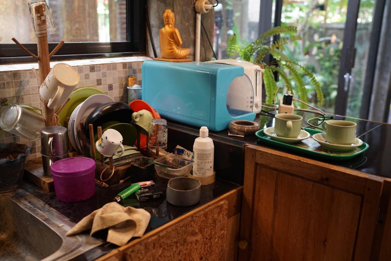 Happy House Bnb Bromo Backpacker Probolinggo Eksteriør billede