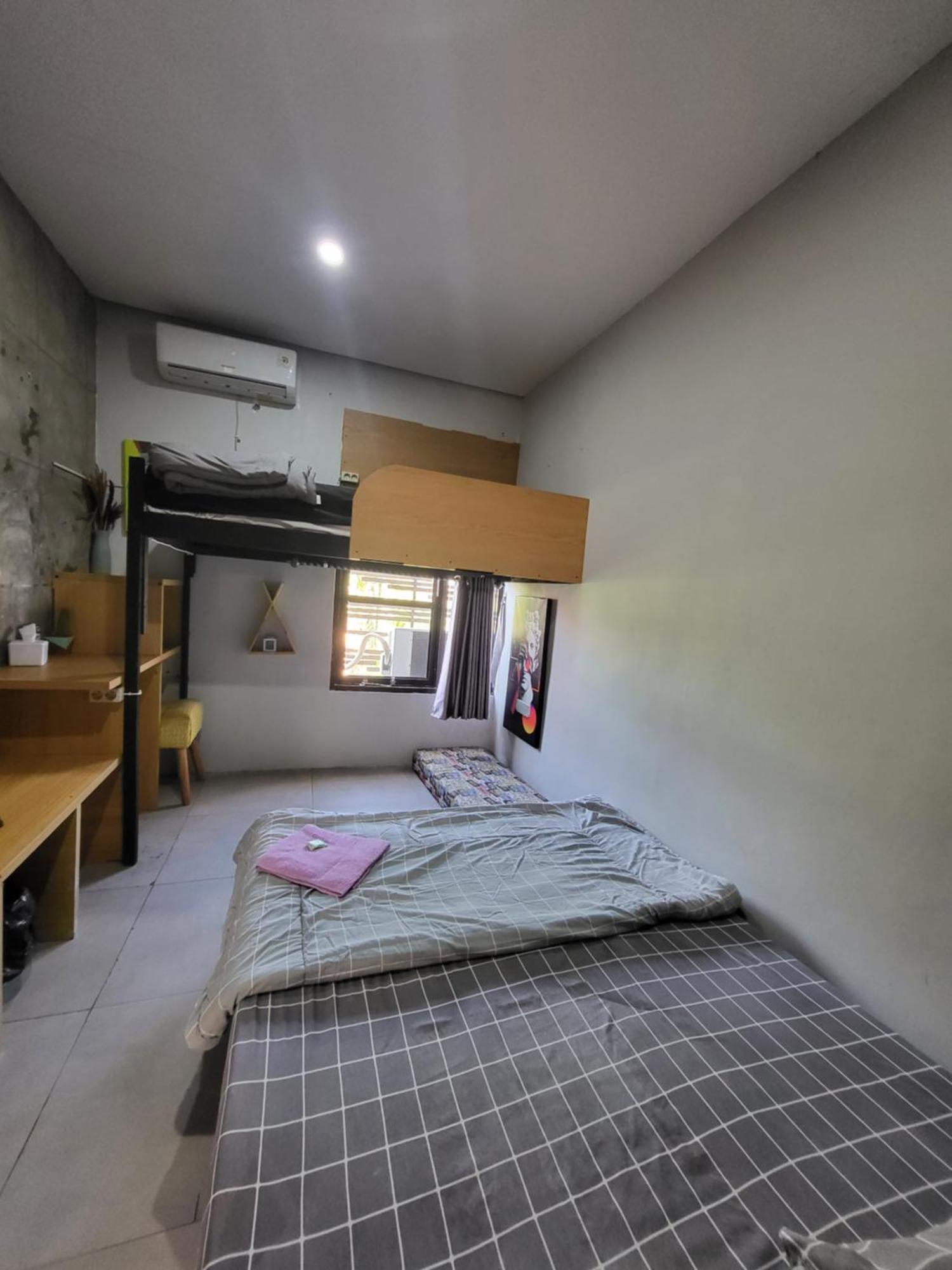 Happy House Bnb Bromo Backpacker Probolinggo Eksteriør billede