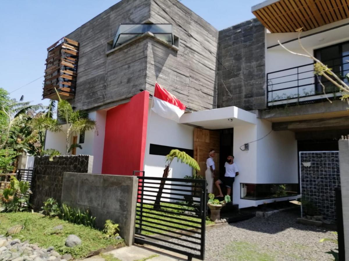 Happy House Bnb Bromo Backpacker Probolinggo Eksteriør billede
