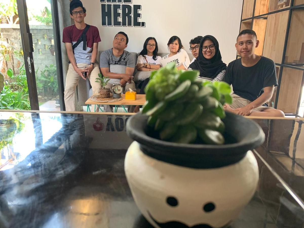 Happy House Bnb Bromo Backpacker Probolinggo Eksteriør billede